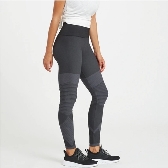 Spanx Look At Me Now Seamless Moto Leggings Medium - Picture 3 of 12
